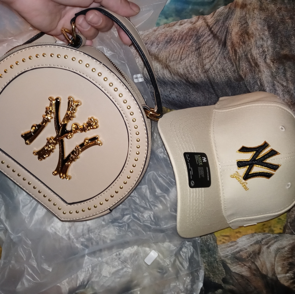 NY crossbody/matching hat set